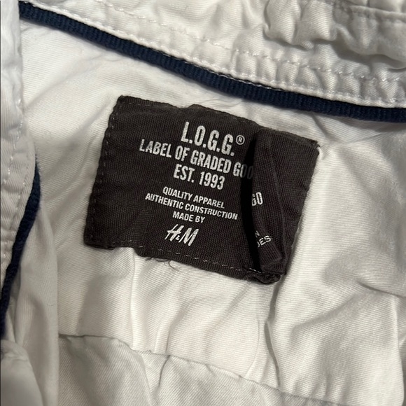 H&M White Button Down Shirt with Textured Fabric - Picture 2 of 2